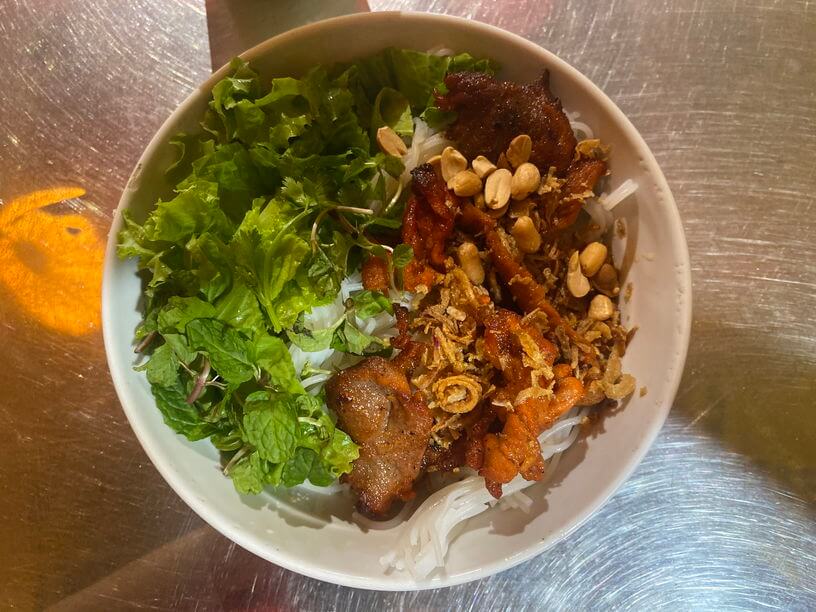 Loaded with goodness of fresh herbs, grilled pork, and white rice noodles, enjoy the delightful flavour of the traditional Vietnamese Bun Thit Nuong